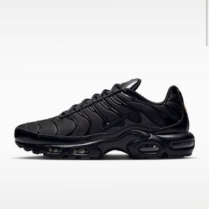 Black Nike Air Max Plus
Men's Shoes